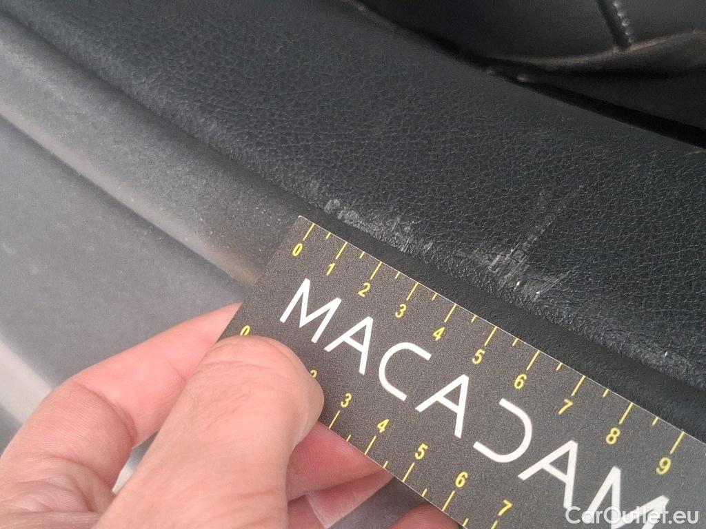  Mercedes  A-Klasse MERCEDES-BENZ Classe A Berline / 2018 / 4P / Berline A 250 e AMG Line 8G-DCT #38