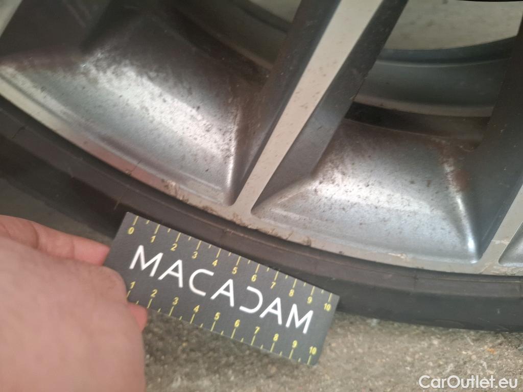  Mercedes  A-Klasse MERCEDES-BENZ Classe A Berline / 2018 / 4P / Berline A 250 e AMG Line 8G-DCT #24