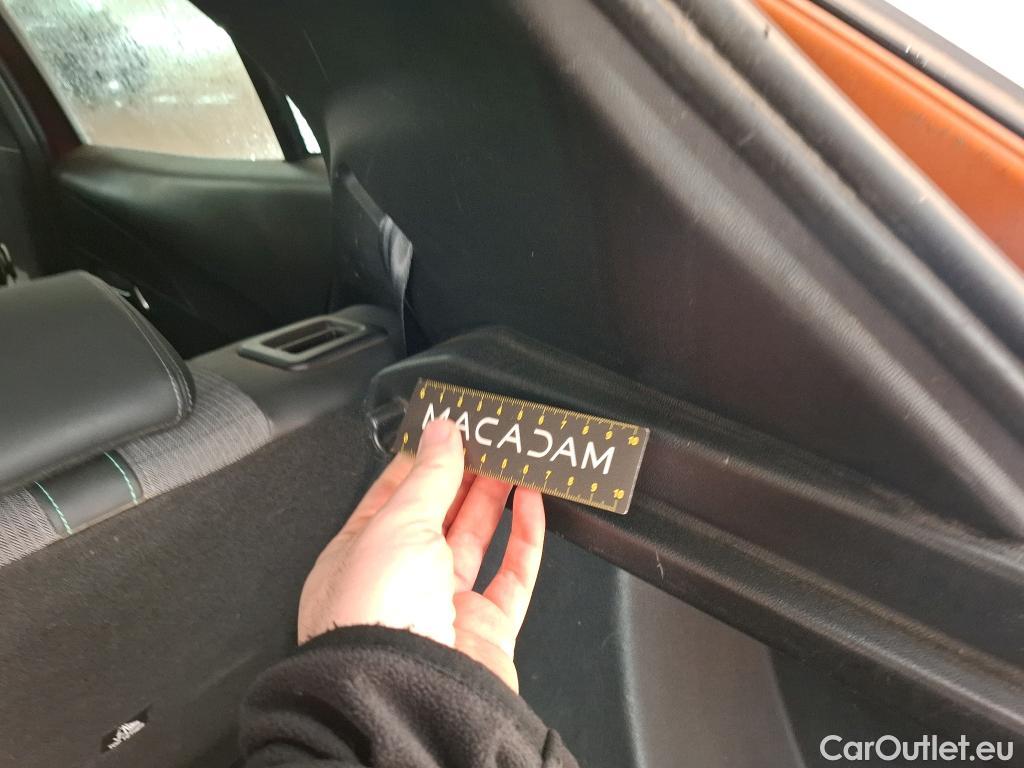  Peugeot  2008  Allure Pack 1.5 HDi 130CV BVA8 E6d #21