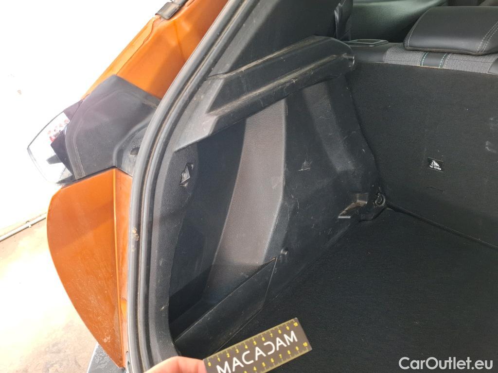  Peugeot  2008  Allure Pack 1.5 HDi 130CV BVA8 E6d #15