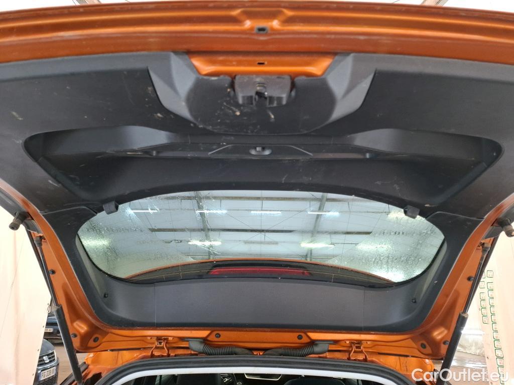  Peugeot  2008  Allure Pack 1.5 HDi 130CV BVA8 E6d #24