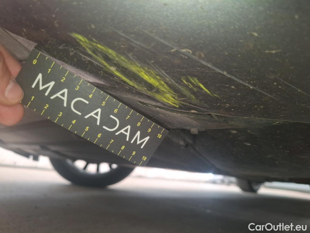  Mercedes  A-Klasse MERCEDES-BENZ Classe A Berline / 2018 / 4P / Berline A 250 e AMG Line 8G-DCT #3