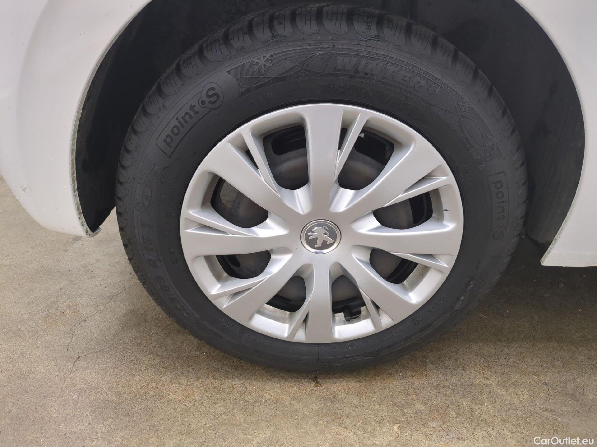  Peugeot  208  Affaire Premium Pack 1.2 80CV BVM5 E6dT #3