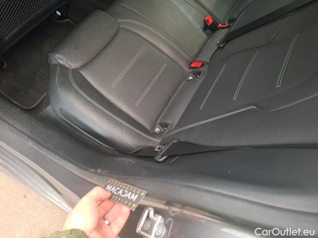  Mercedes  A-Klasse MERCEDES-BENZ Classe A Berline / 2018 / 4P / Berline A 250 e AMG Line 8G-DCT #36