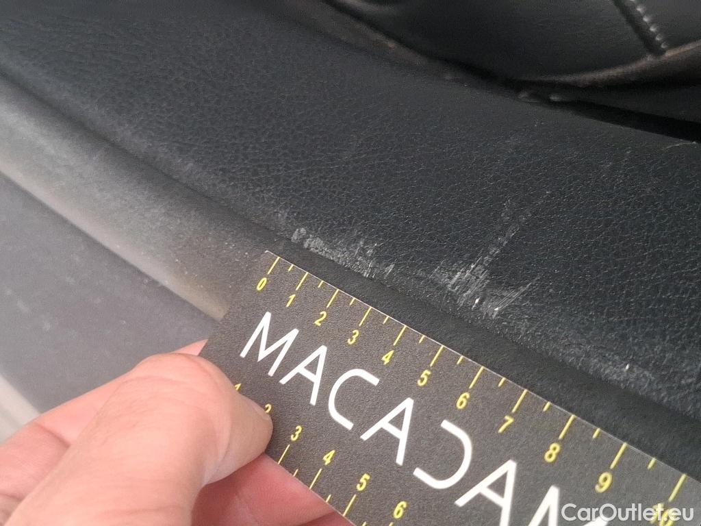  Mercedes  A-Klasse MERCEDES-BENZ Classe A Berline / 2018 / 4P / Berline A 250 e AMG Line 8G-DCT #37