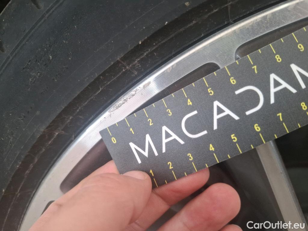  Mercedes  A-Klasse MERCEDES-BENZ Classe A Berline / 2018 / 4P / Berline A 250 e AMG Line 8G-DCT #35