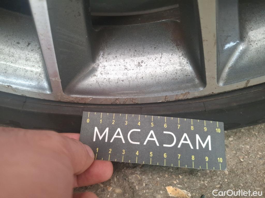  Mercedes  A-Klasse MERCEDES-BENZ Classe A Berline / 2018 / 4P / Berline A 250 e AMG Line 8G-DCT #23