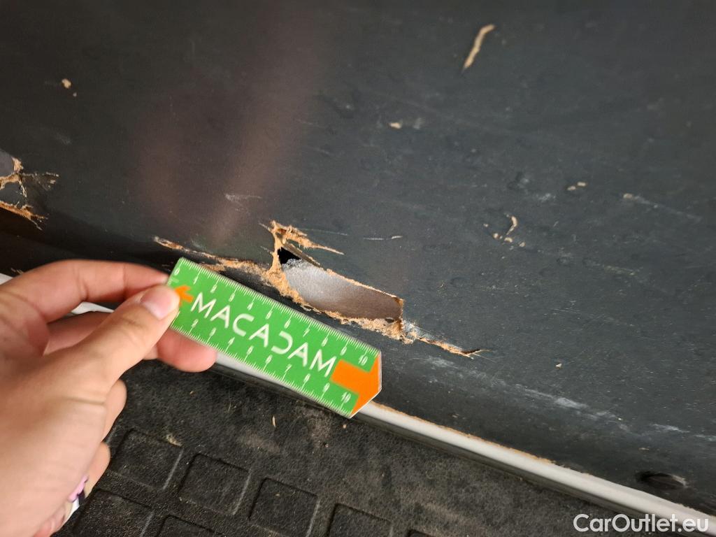  Peugeot  Expert  Fourgon Premium L2 1.5 HDi 120CV BVM6 E6d #38