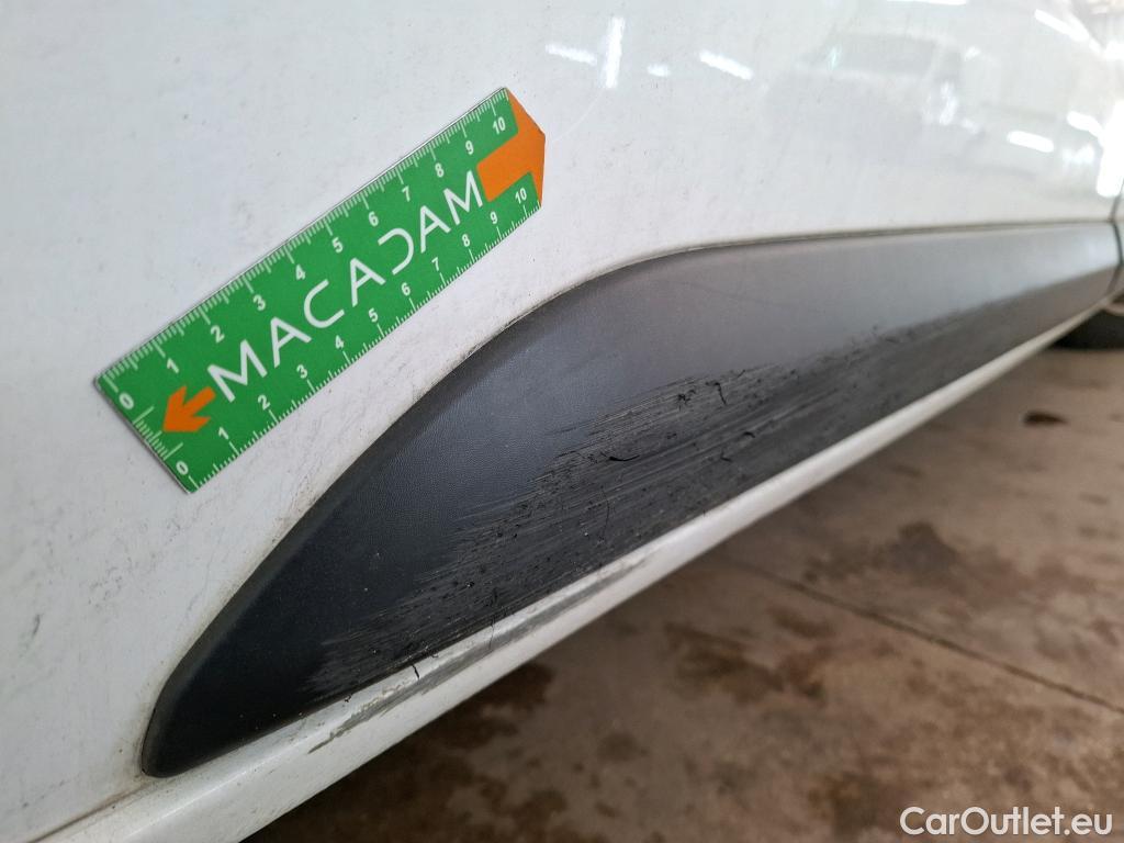  Peugeot  Expert  Fourgon Premium L2 1.5 HDi 120CV BVM6 E6d #42