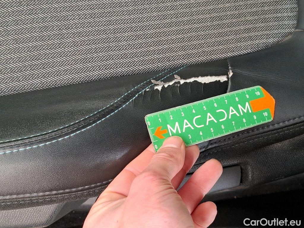  Peugeot  3008  Allure Pack 1.5 HDi 130CV BVA8 E6d #2