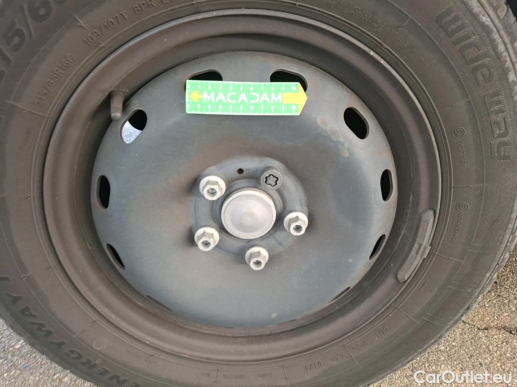  Renault  Trafic RENAULT  / 2021 / 4P / Combi Zen L1 Blue dCi 150 S&S - 8 pl #15