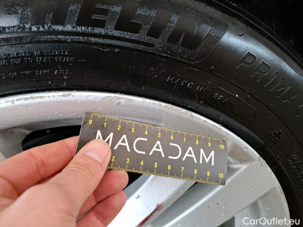  Toyota  Corolla TOYOTA  Touring Sports / 2018 / 5P / Break Hybride 122h Dynamic Business #25