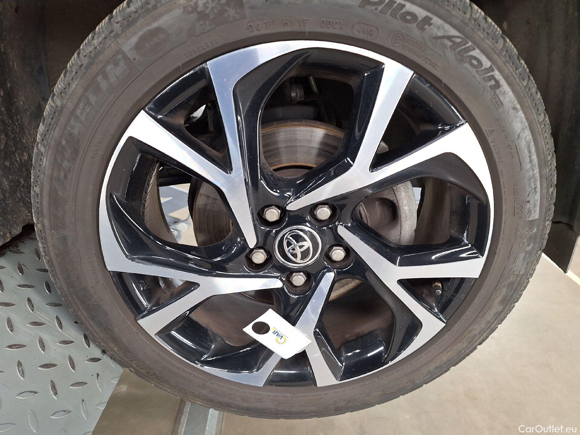  Toyota  C-HR Toyota,  '16, Toyota  1.8 VVT i-Hybrid C-Lub Bi-Tone E-CVT 5 #7