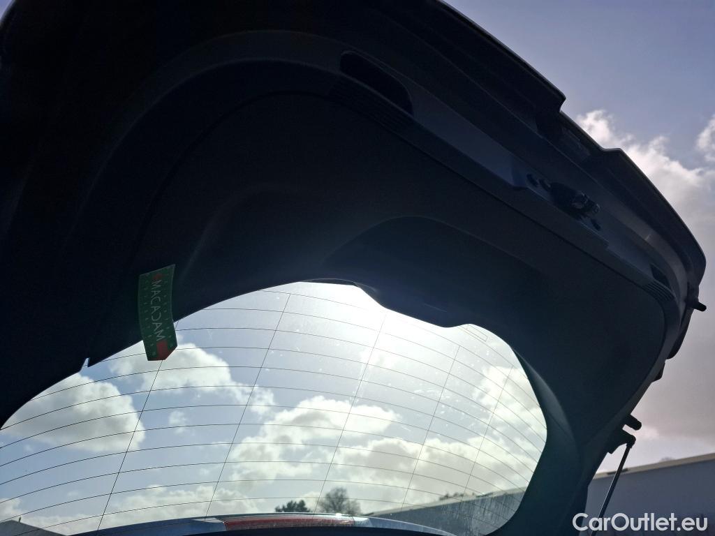  Toyota  Corolla TOYOTA  / 2018 / 5P / Berline Hybride 122h Dynamic Business Beyond Zer #18