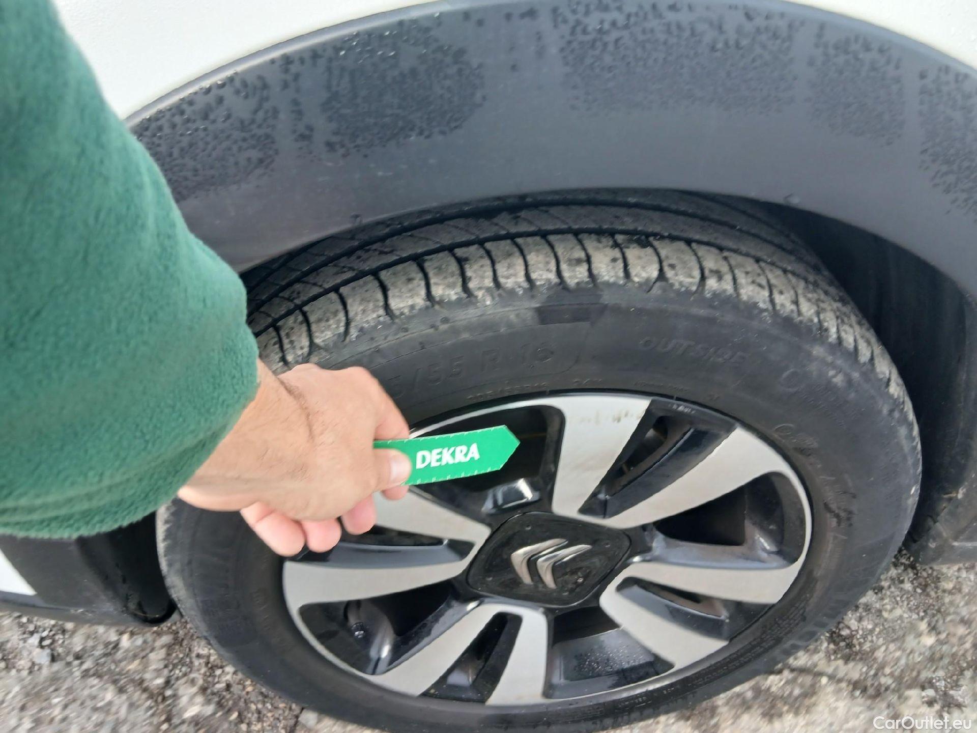  Citroen  C3 CITROEN  / 2020 / 5P / berlina con portón PureTech 60KW (83CV) C-Series(SP) #6