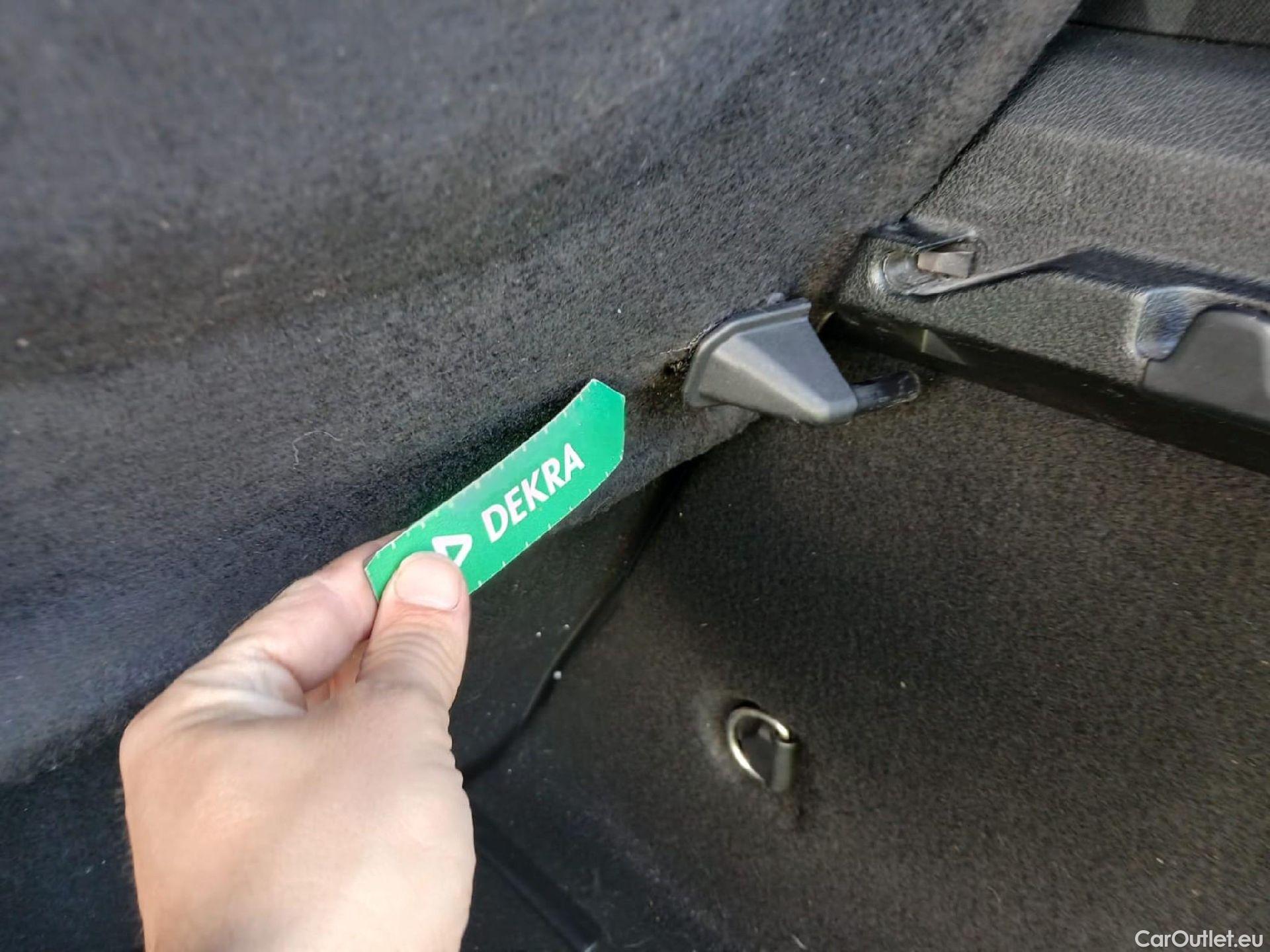  Mercedes  A-Klasse MERCEDES-BENZ Clase A / 2018 / 5P / berlina con portón A 200 #6