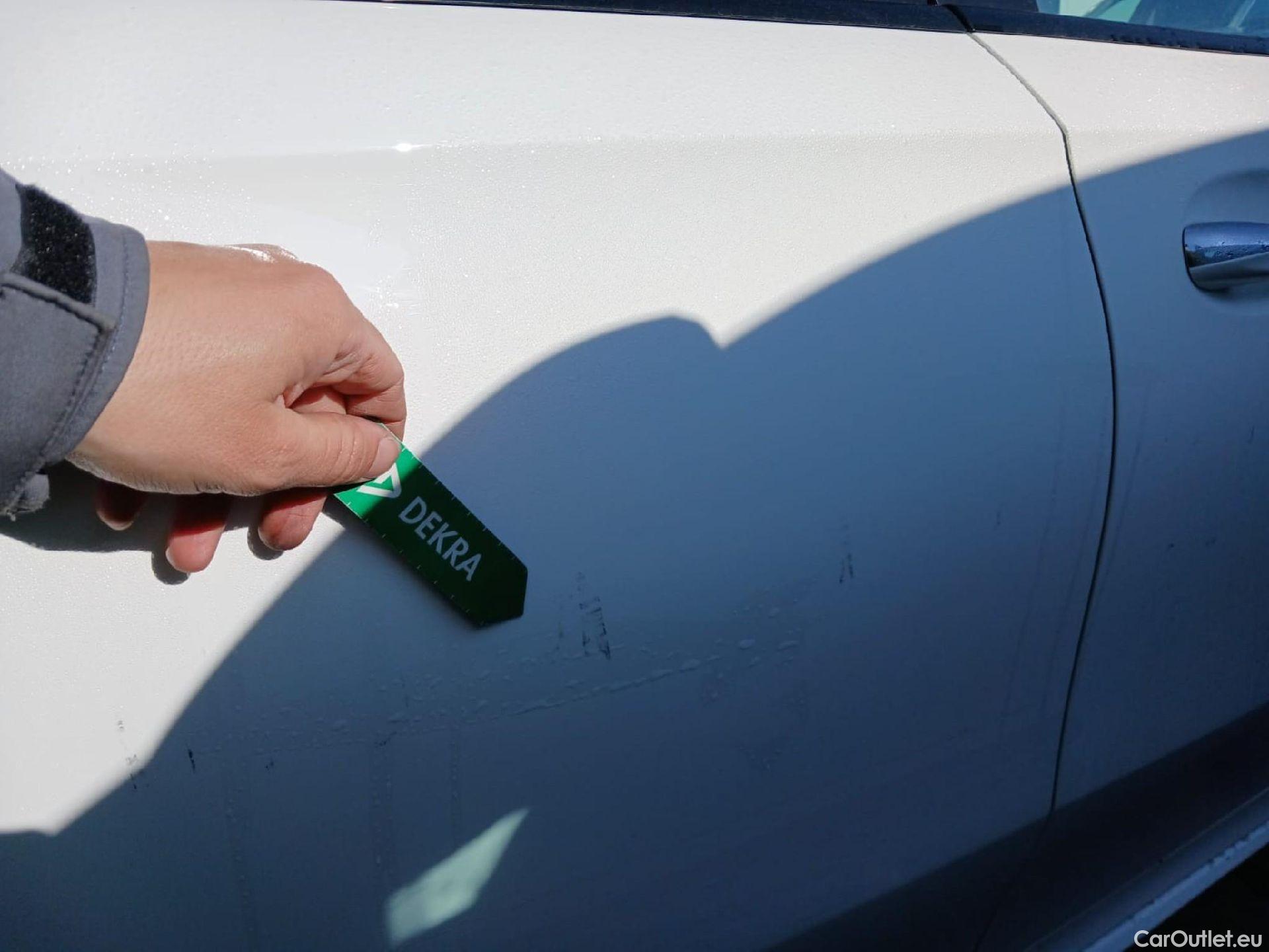  Mercedes  A-Klasse MERCEDES-BENZ Clase A / 2018 / 5P / berlina con portón A 200 #11