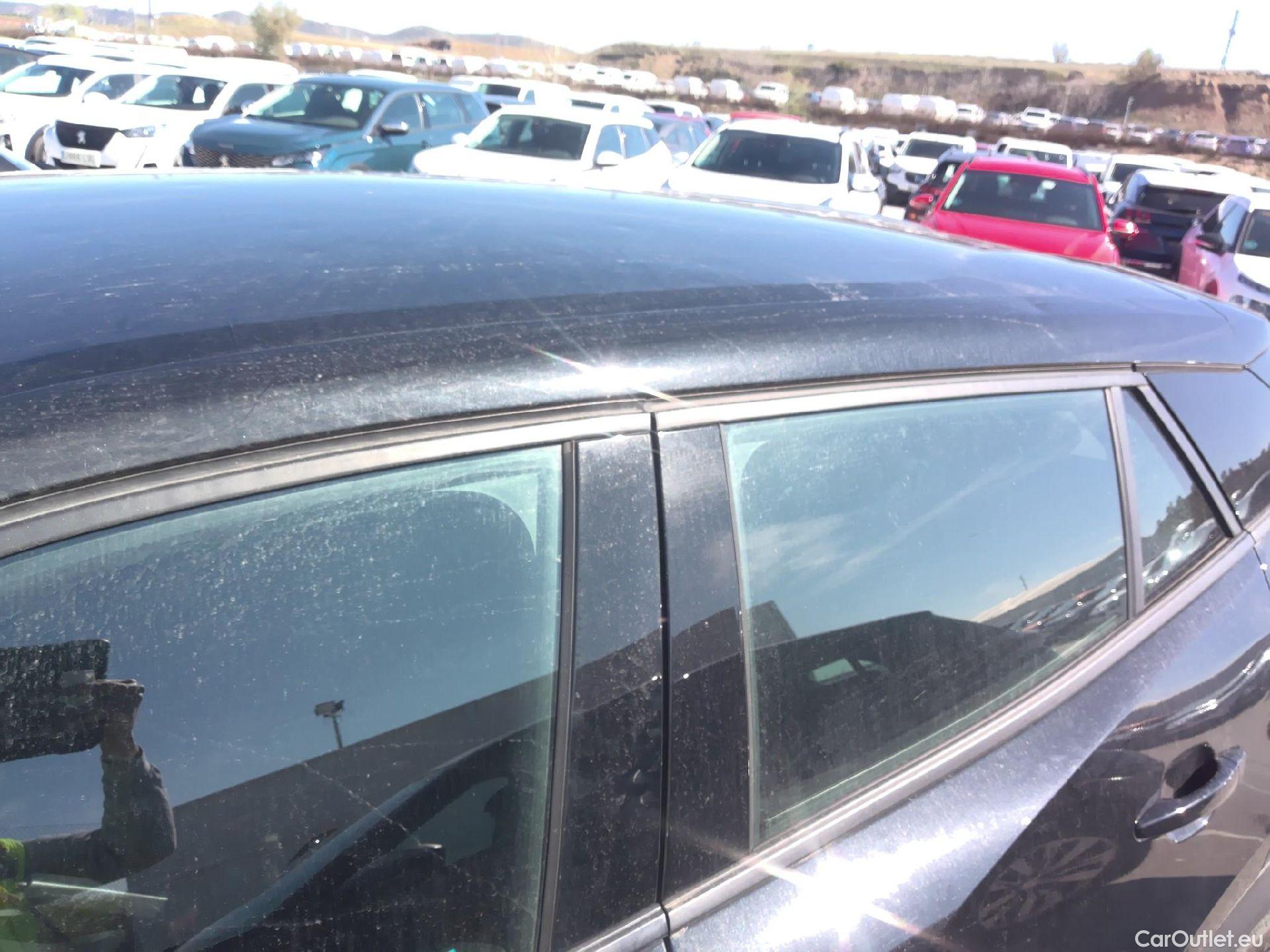  Peugeot  2008 PEUGEOT  / 2019 / 5P / todoterreno Active BlueHDI 81kW (110CV) #5