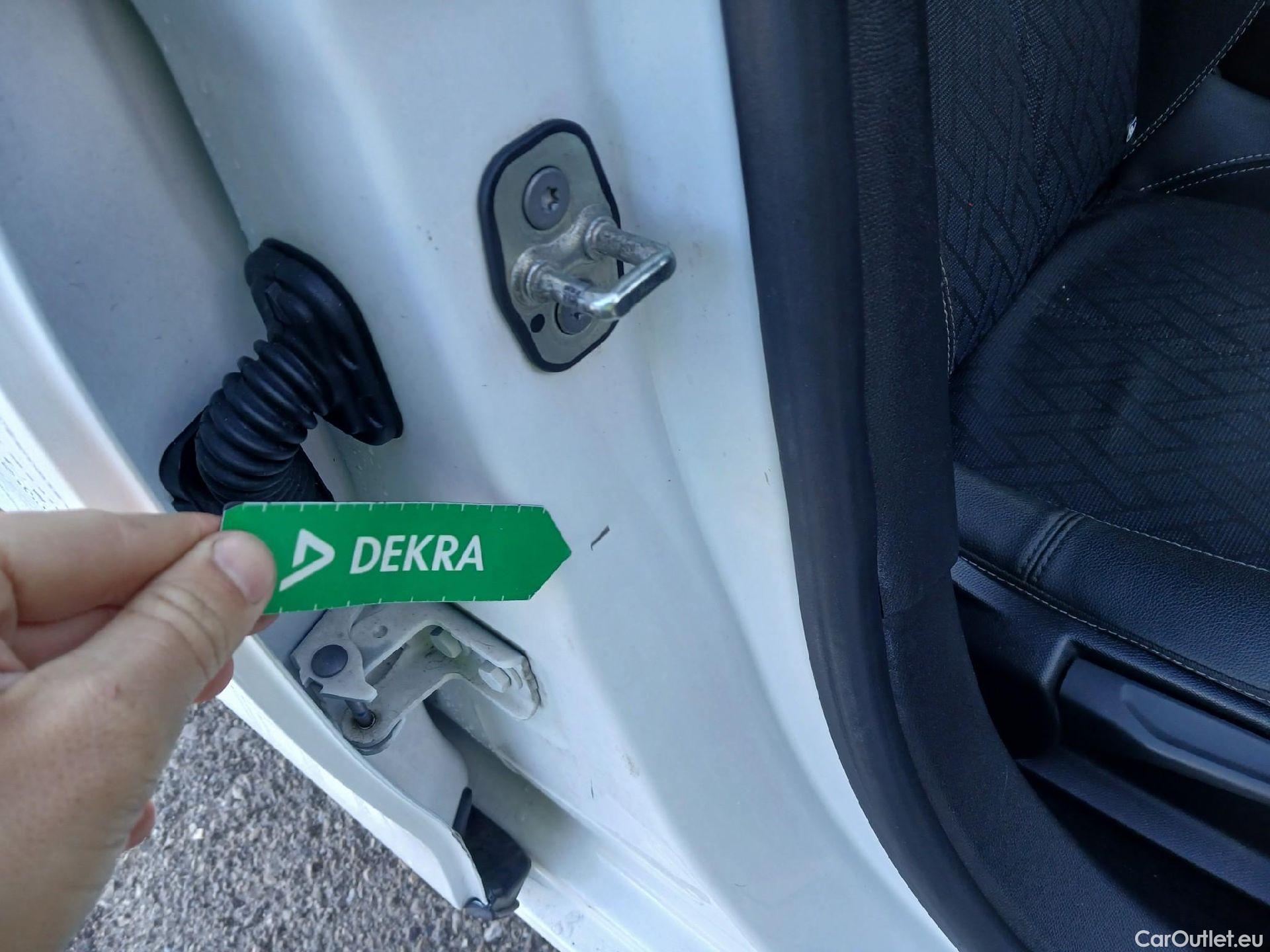  Opel  Corsa OPEL  1.2T XHL 74kW (100CV) Elegance #18