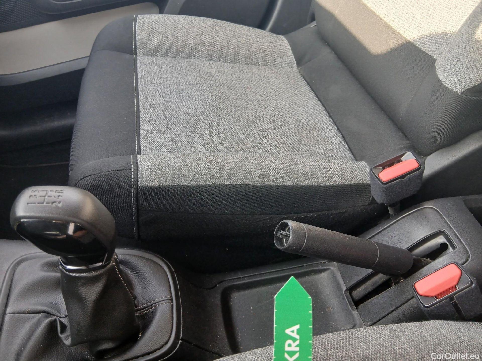  Citroen  C3 CITROEN  / 2020 / 5P / berlina con portón PureTech 60KW (83CV) C-Series(SP) #21