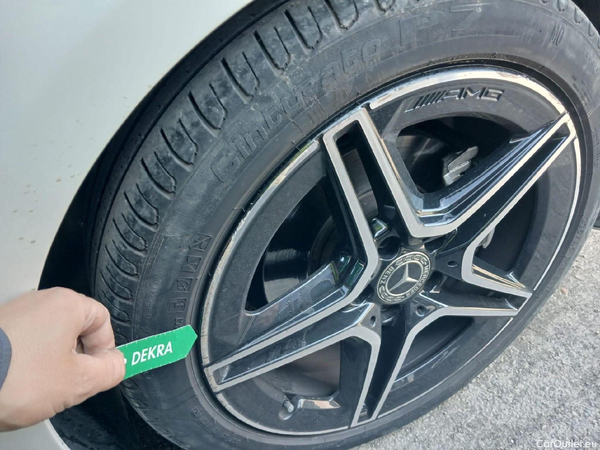  Mercedes  A-Klasse MERCEDES-BENZ Clase A / 2018 / 5P / berlina con portón A 200 #1