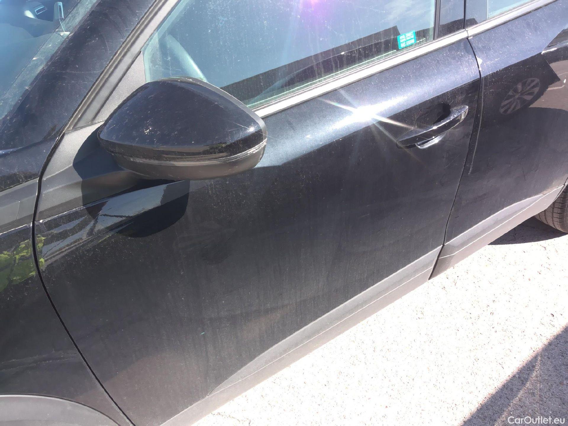  Peugeot  2008 PEUGEOT  / 2019 / 5P / todoterreno Active BlueHDI 81kW (110CV) #14