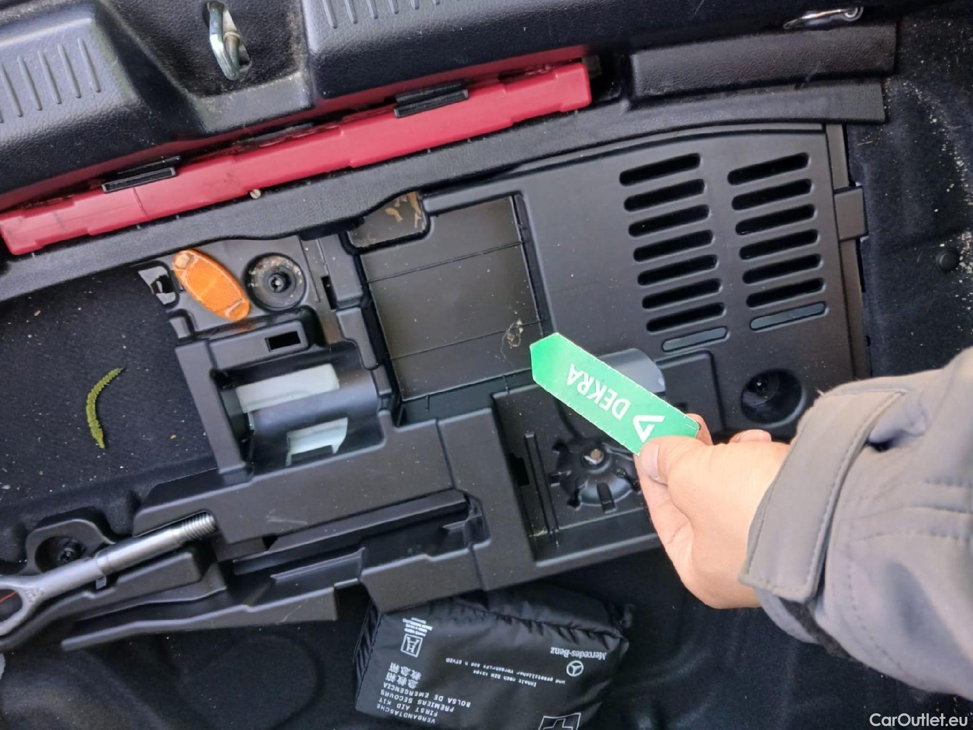  Mercedes  A-Klasse MERCEDES-BENZ Clase A / 2018 / 5P / berlina con portón A 200 #14