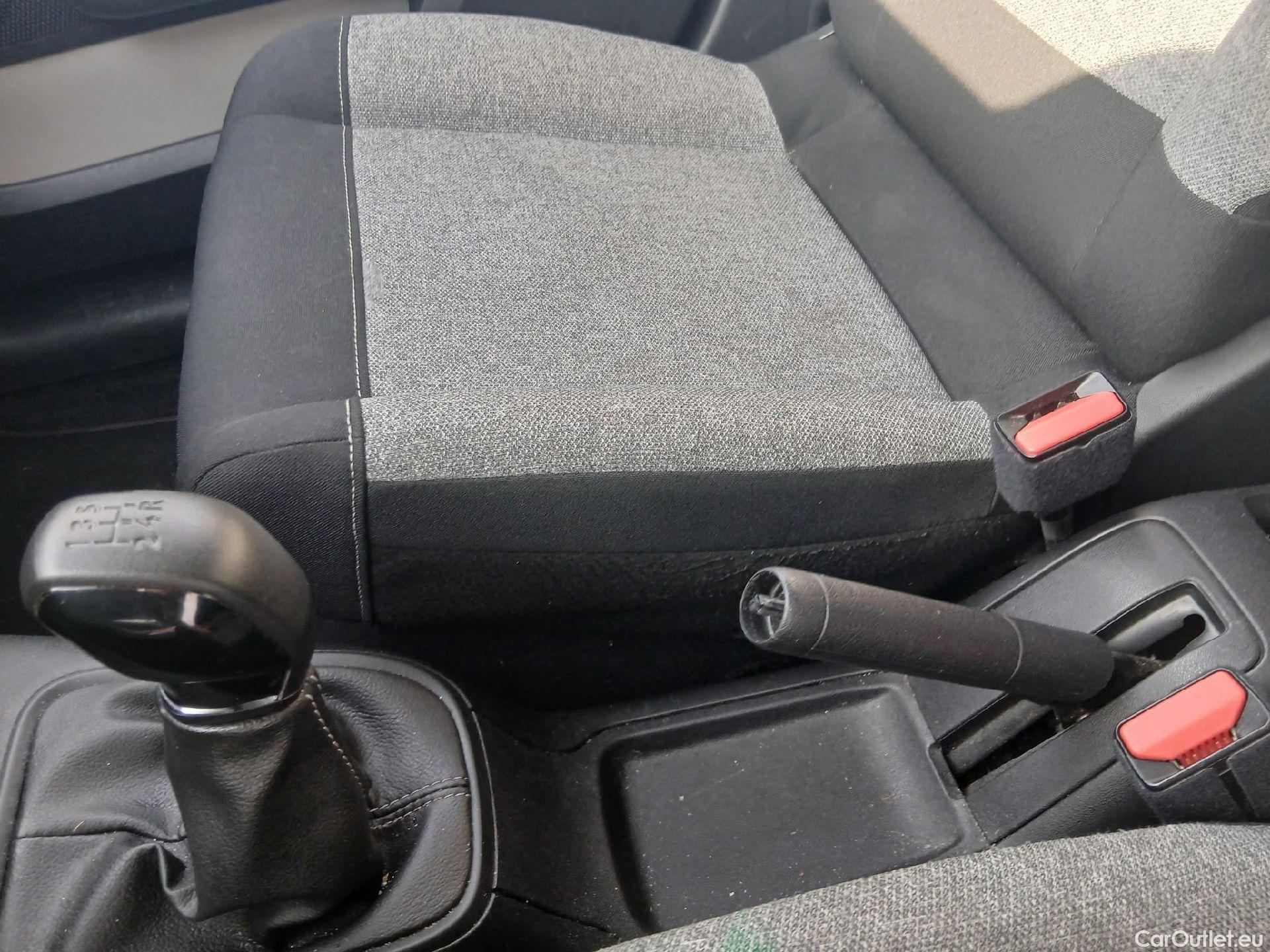  Citroen  C3 CITROEN  / 2020 / 5P / berlina con portón PureTech 60KW (83CV) C-Series(SP) #22