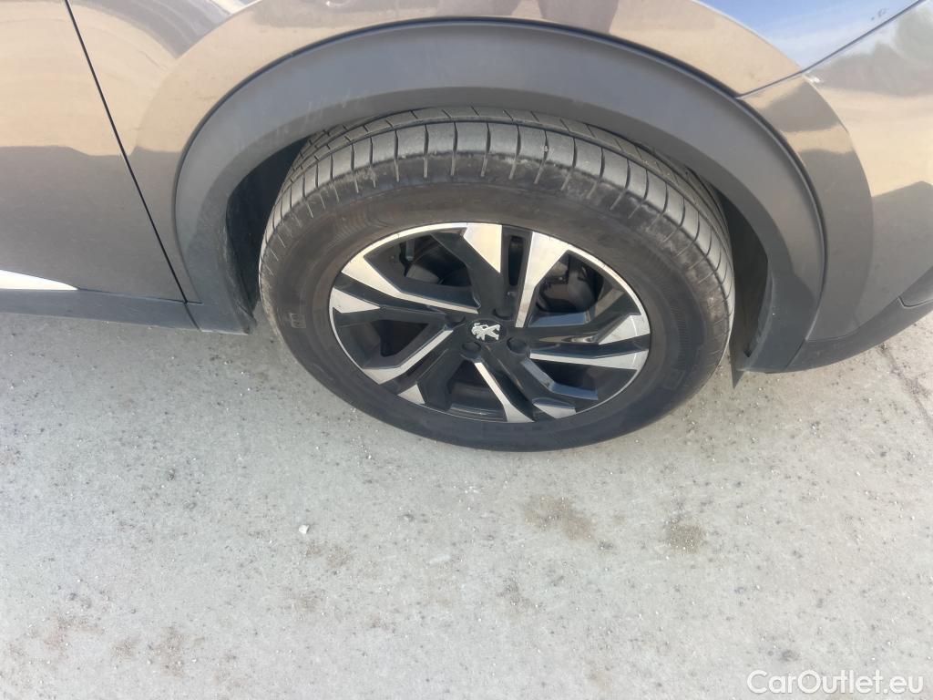  Peugeot  2008 PEUGEOT  / 2019 / 5P / todoterreno Allure Pack BlueHDI 81kW (110CV) (AC) #5