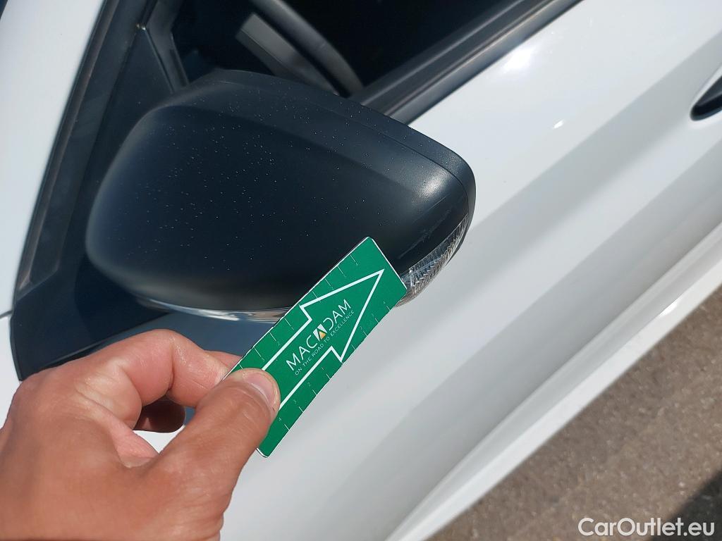  Peugeot  208 PEUGEOT  / 2019 / 5P / berlina con portón PureTech 55kW (75CV) Like #23