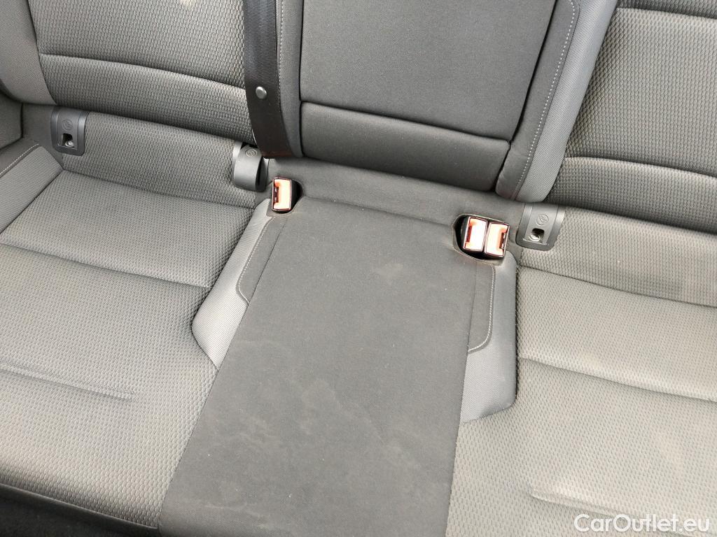  Volkswagen  Golf  VOLKSWAGEN / 2016 / 5P / berlina con portón e-ePower 110 kW (136CV) #6