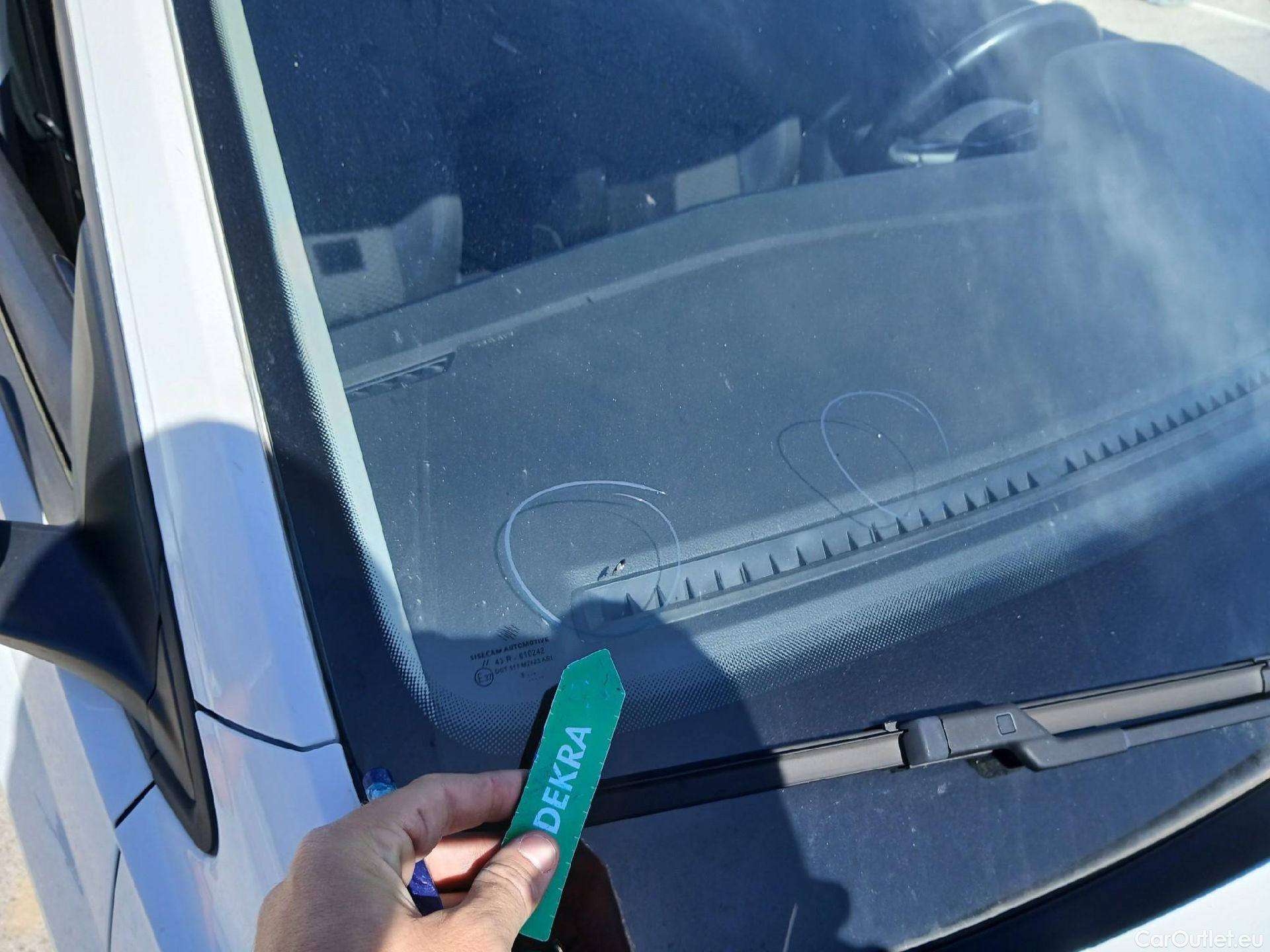  Volkswagen  Polo VOLKSWAGEN  / 2017 / 5P / berlina con portón United 1.0 TSI 70kW (95CV)(SP) #9