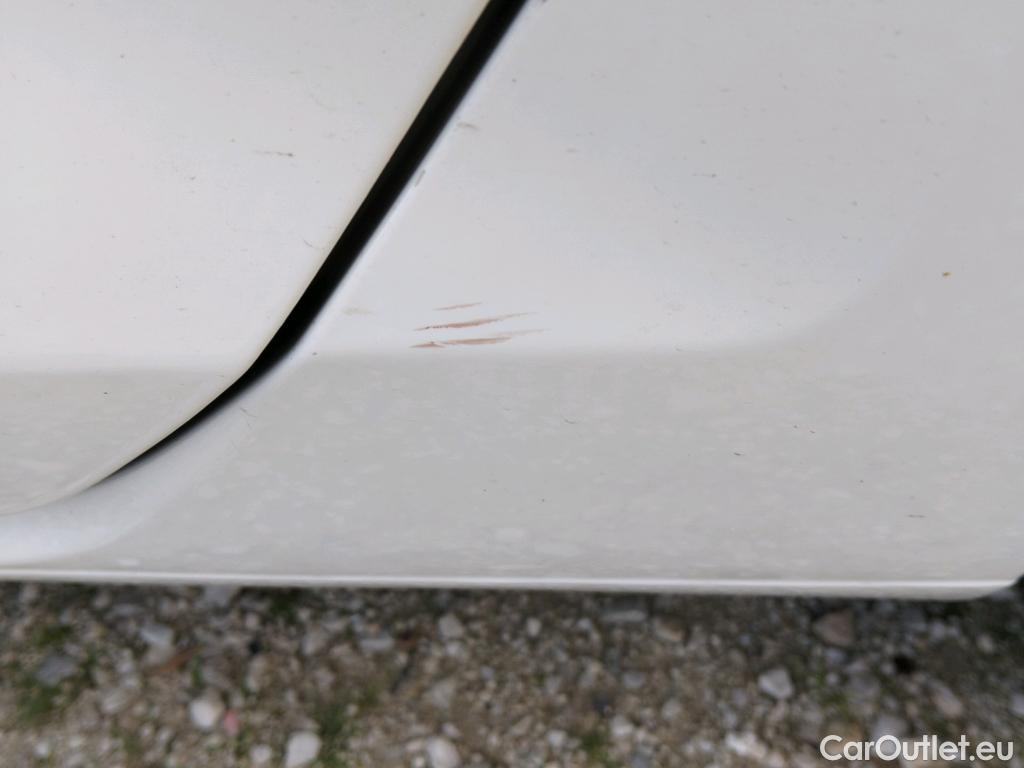  Volkswagen  Golf  VOLKSWAGEN / 2016 / 5P / berlina con portón e-ePower 110 kW (136CV) #12