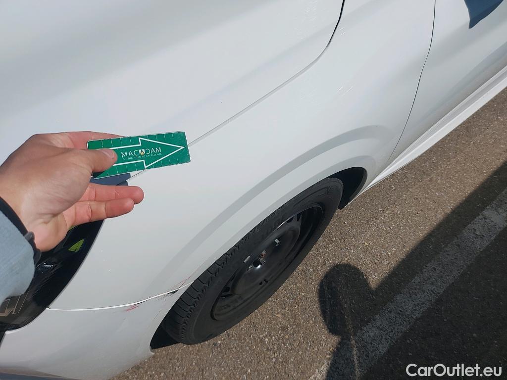  Peugeot  208 PEUGEOT  / 2019 / 5P / berlina con portón PureTech 55kW (75CV) Like #14