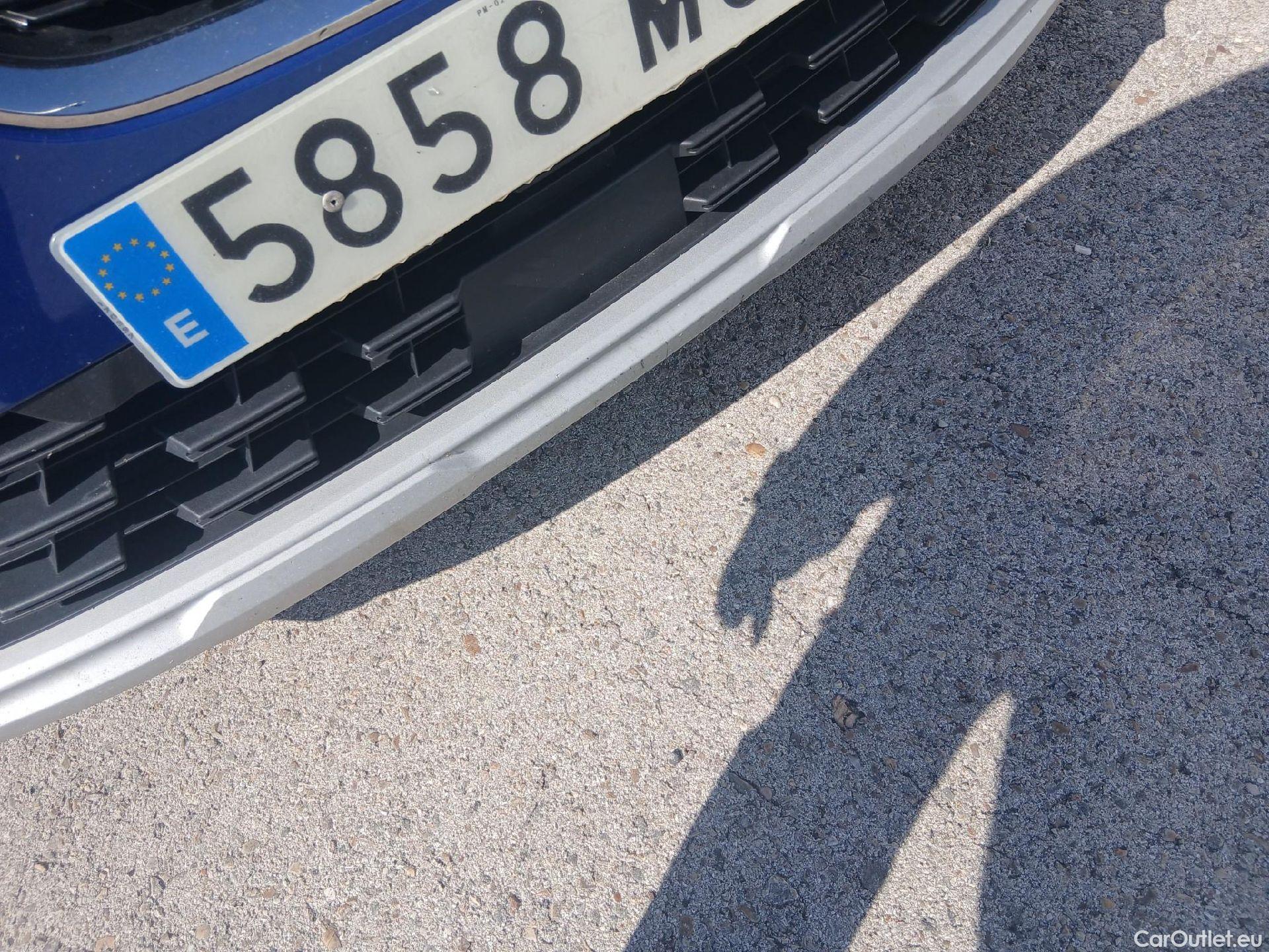  Renault  Captur RENAULT  / 2020 / 5P / todoterreno Intens TCe 90 #8