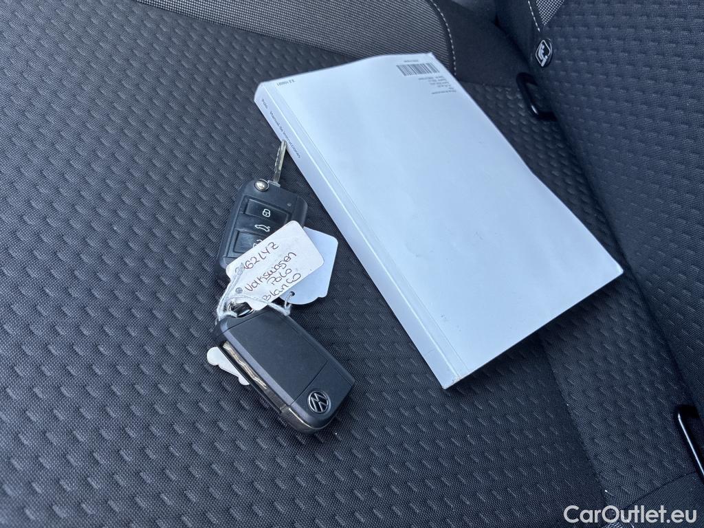  Volkswagen  Polo VOLKSWAGEN  / 2021 / 5P / berlina con portón Life 1.0 TSI 70kW (95CV) #2