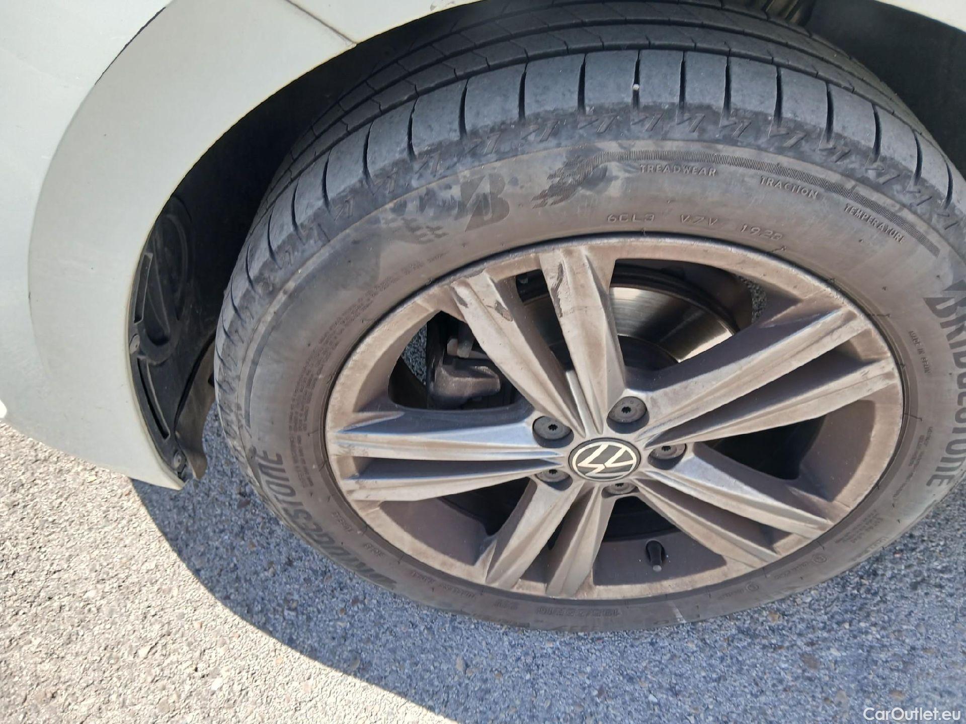  Volkswagen  Polo VOLKSWAGEN  / 2017 / 5P / berlina con portón United 1.0 TSI 70kW (95CV)(SP) #11