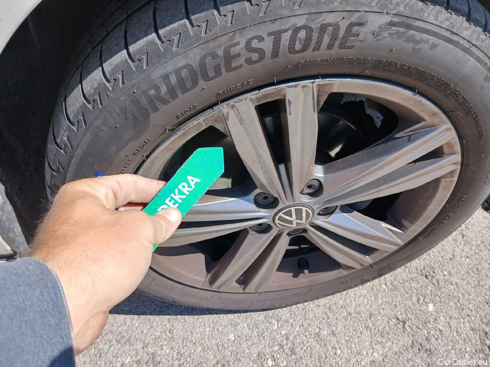  Volkswagen  Polo VOLKSWAGEN  / 2017 / 5P / berlina con portón United 1.0 TSI 70kW (95CV)(SP) #24