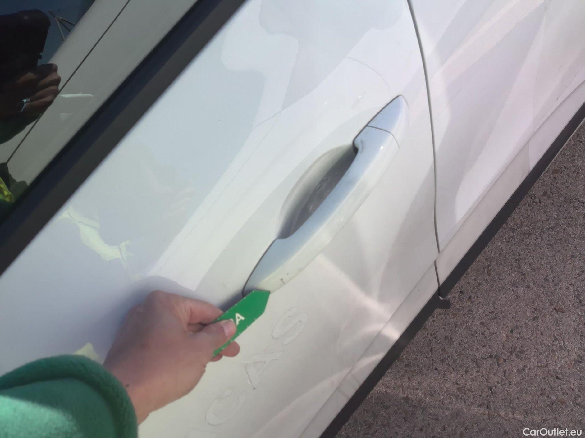  Renault  Clio RENAULT  / 2019 / 5P / berlina con portón Intens TCe 74 kW (100CV) GLP #7