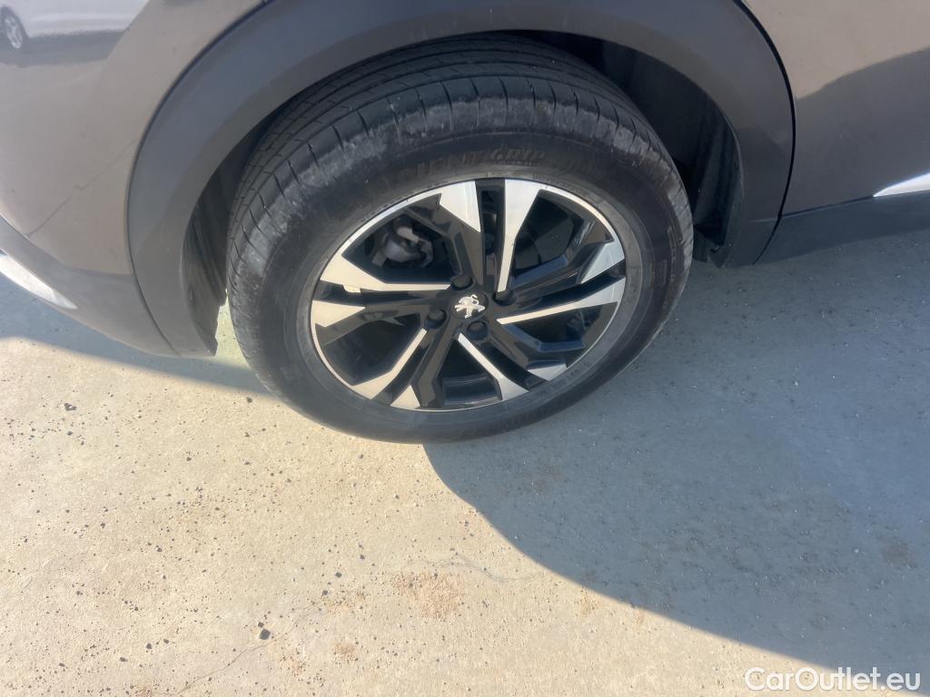  Peugeot  2008 PEUGEOT  / 2019 / 5P / todoterreno Allure Pack BlueHDI 81kW (110CV) (AC) #7