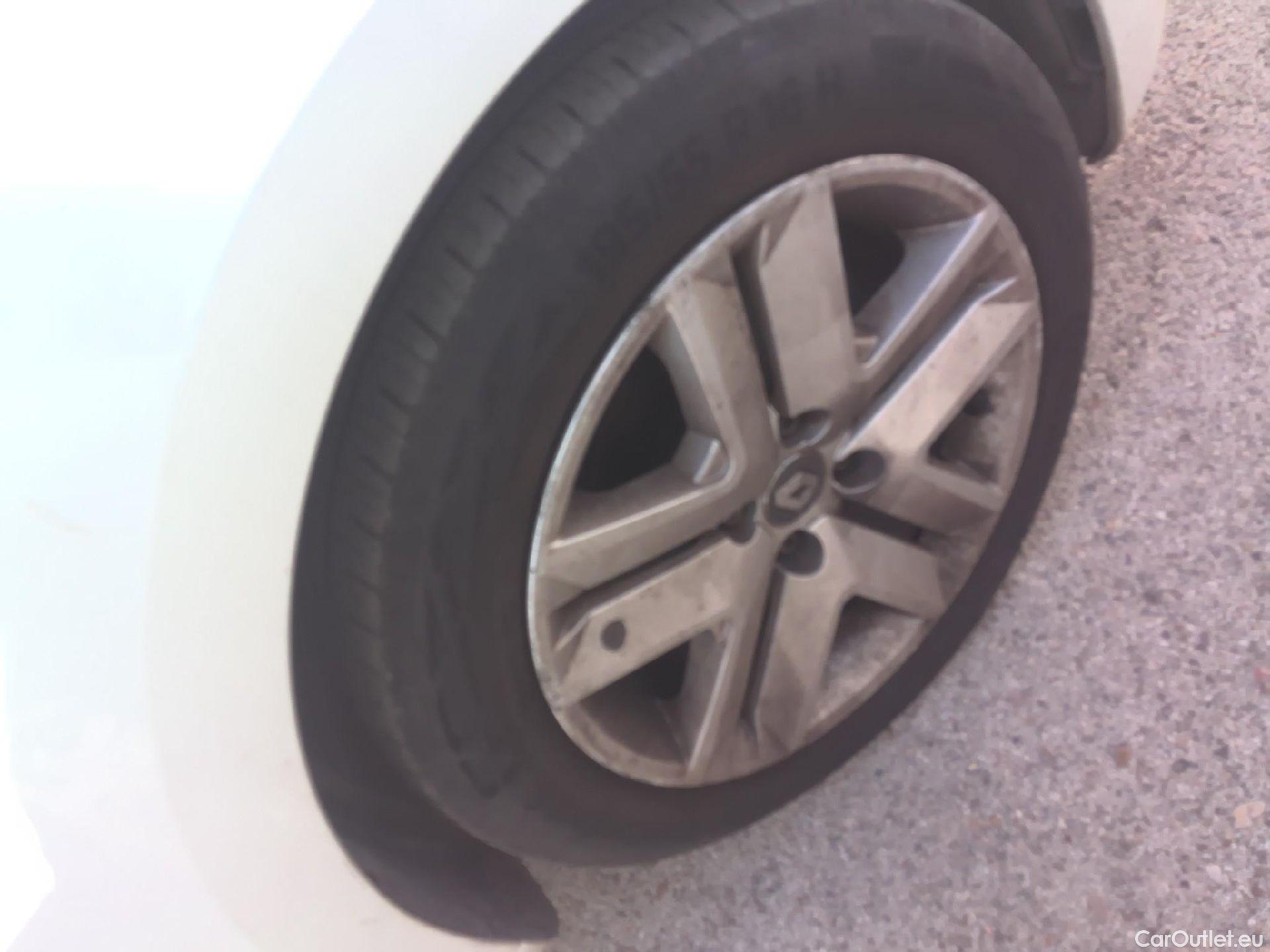  Renault  Clio RENAULT  / 2019 / 5P / berlina con portón Intens TCe 74 kW (100CV) GLP #20