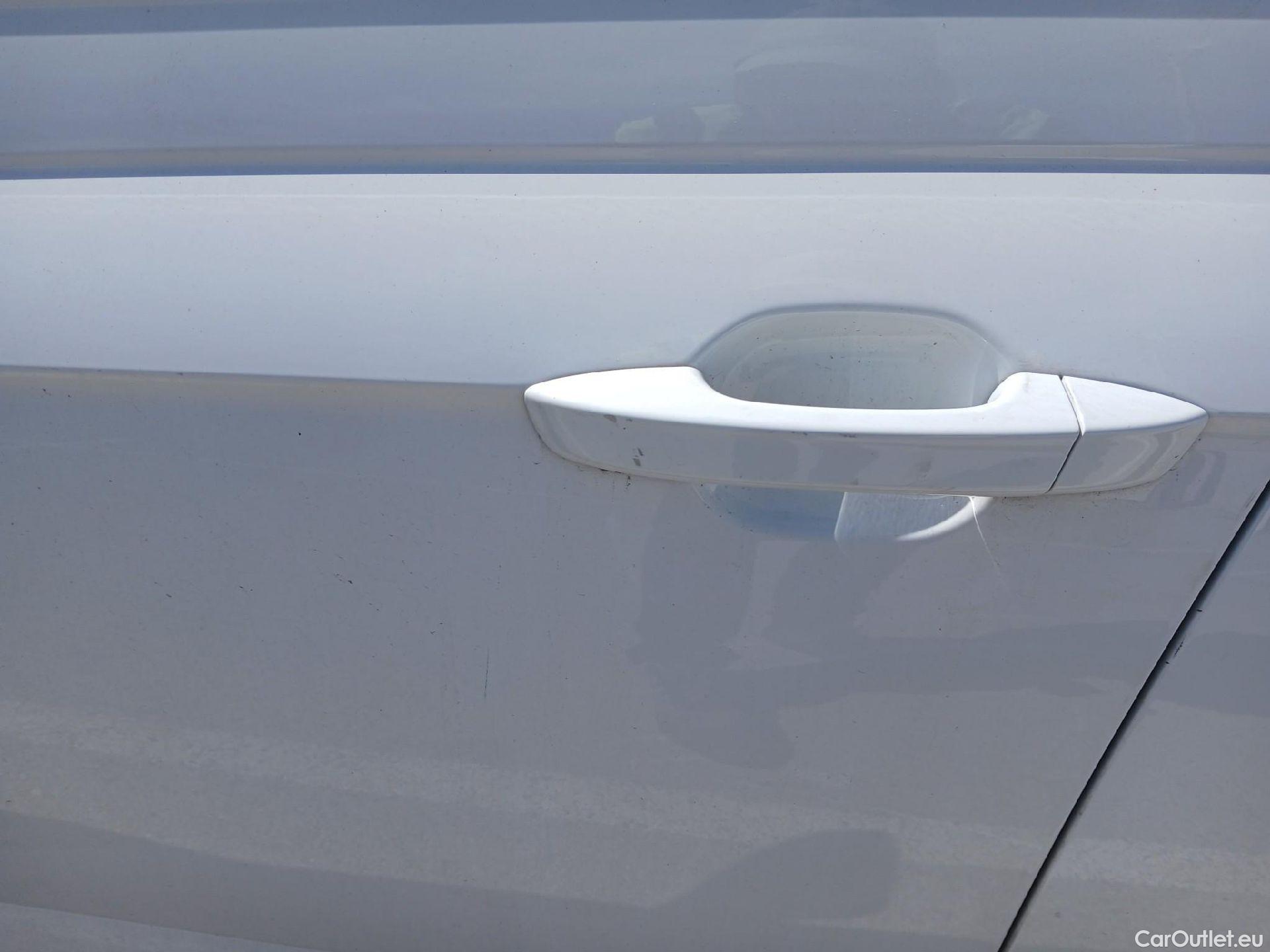  Volkswagen  Polo VOLKSWAGEN  / 2017 / 5P / berlina con portón United 1.0 TSI 70kW (95CV)(SP) #16