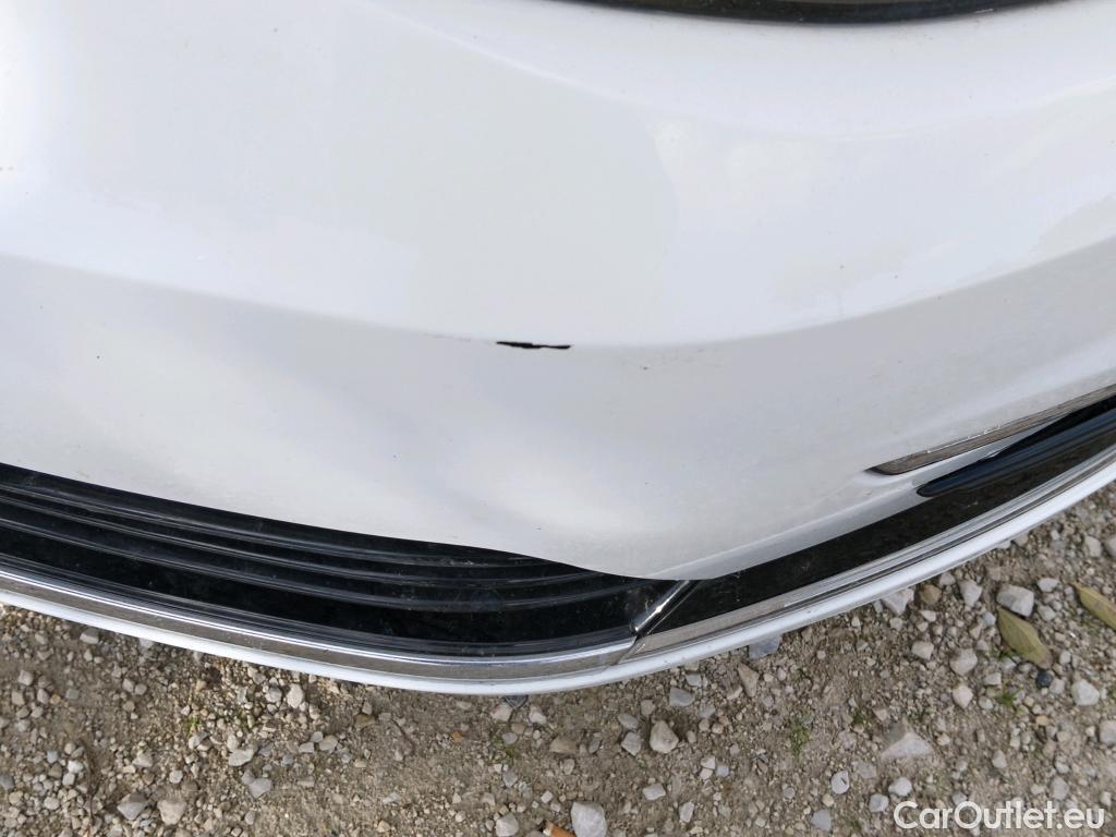  Volkswagen  Golf  VOLKSWAGEN / 2016 / 5P / berlina con portón e-ePower 110 kW (136CV) #14