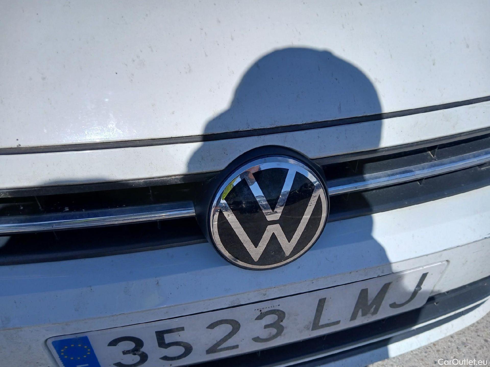  Volkswagen  Polo VOLKSWAGEN  / 2017 / 5P / berlina con portón United 1.0 TSI 70kW (95CV)(SP) #3