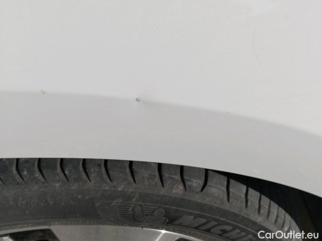  Volkswagen  Golf  VOLKSWAGEN / 2016 / 5P / berlina con portón e-ePower 110 kW (136CV) #19