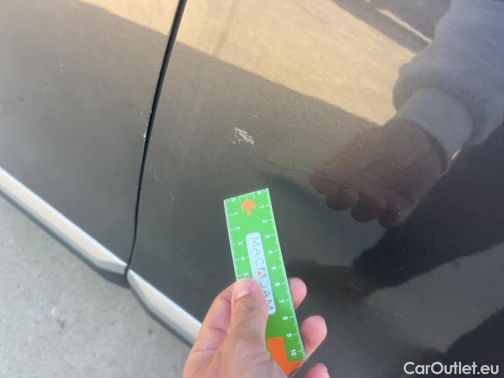  Peugeot  2008 PEUGEOT  / 2019 / 5P / todoterreno Allure Pack BlueHDI 81kW (110CV) (AC) #10