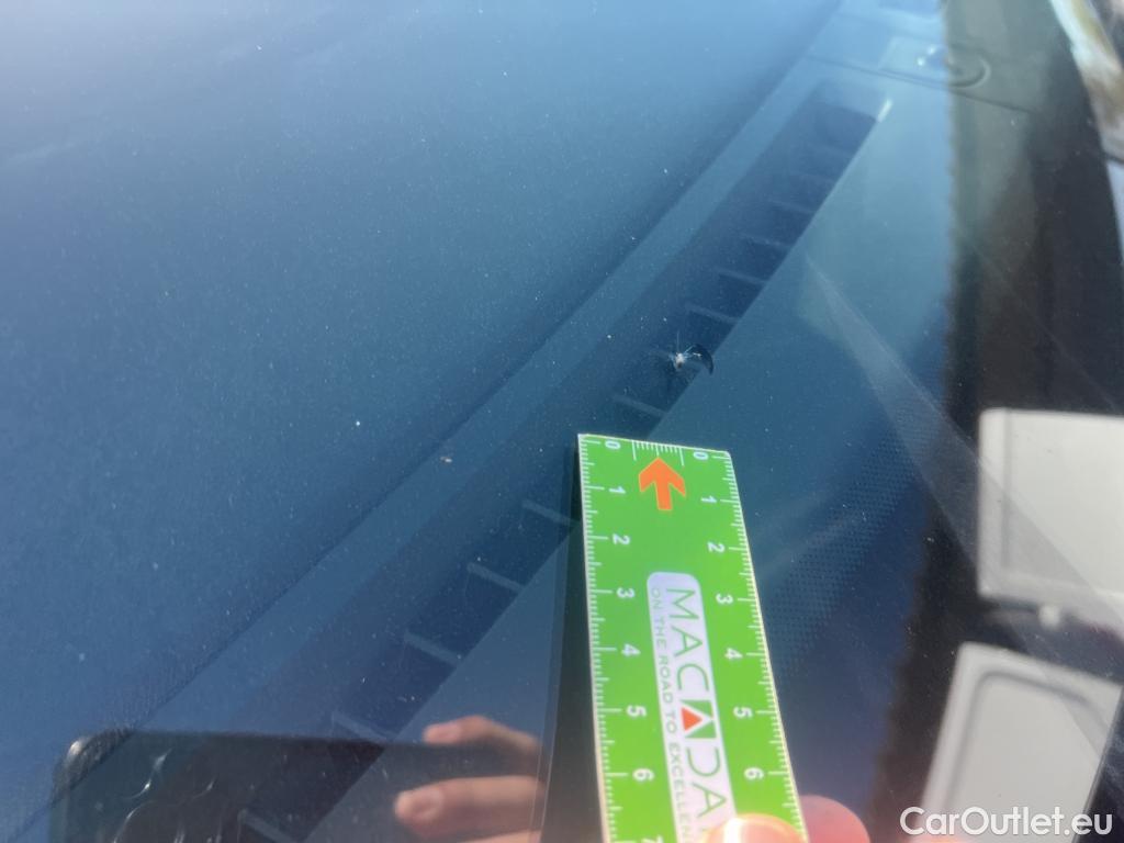  Peugeot  2008 PEUGEOT  / 2019 / 5P / todoterreno Allure Pack BlueHDI 81kW (110CV) (AC) #2