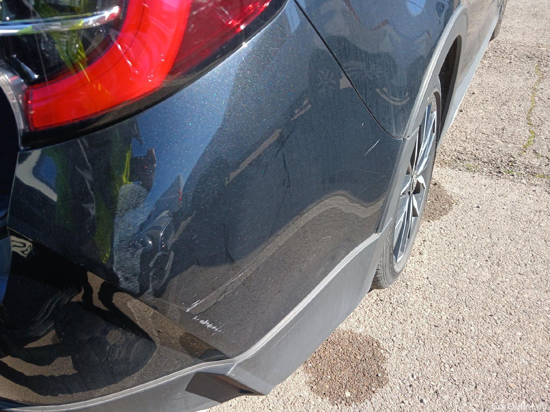  Toyota  Corolla TOYOTA  / 2019 / 5P / familiar 2.0 180H TREK E-CVT TOURING SPORT(SP) #17