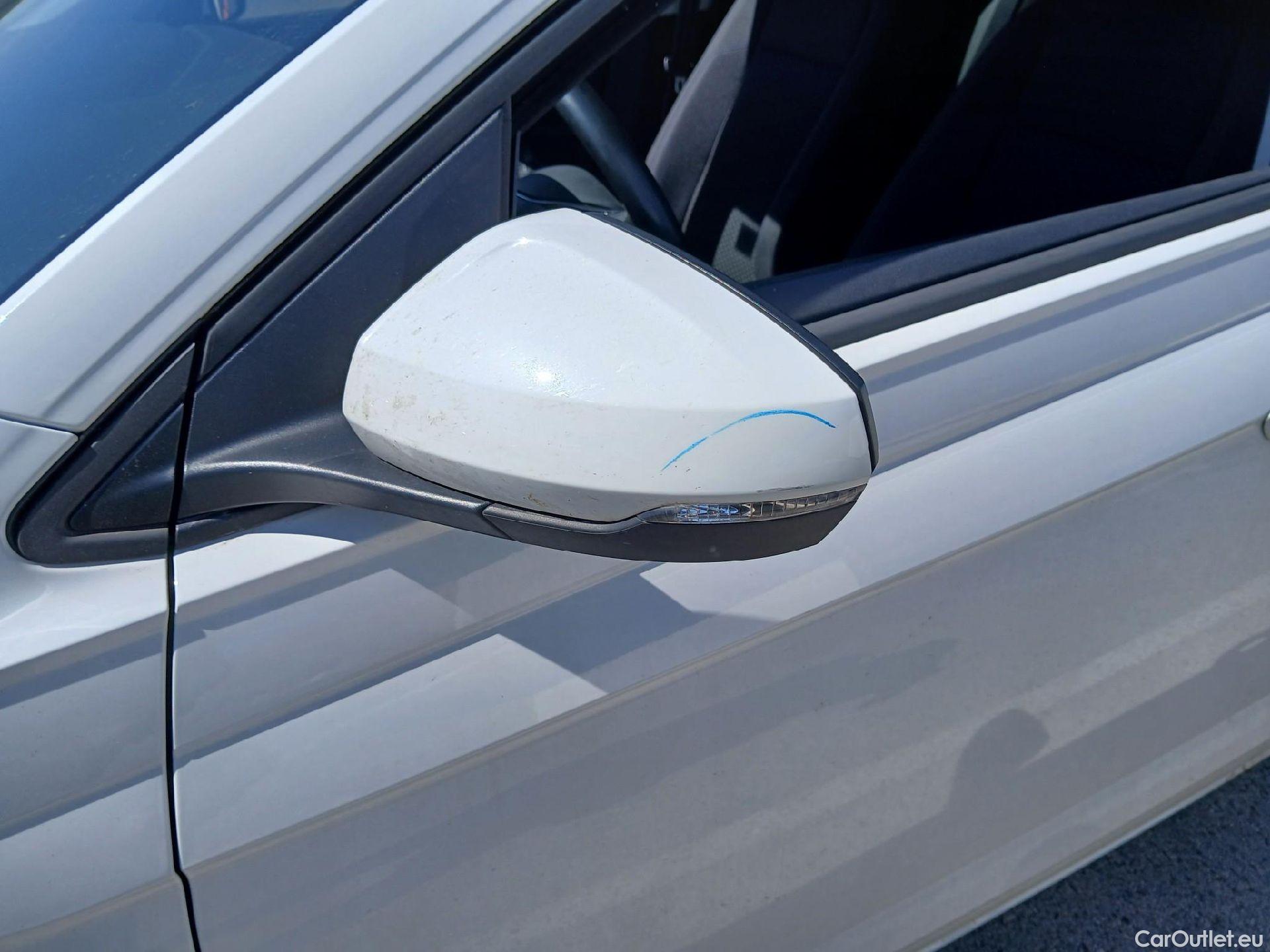  Volkswagen  Polo VOLKSWAGEN  / 2017 / 5P / berlina con portón United 1.0 TSI 70kW (95CV)(SP) #13