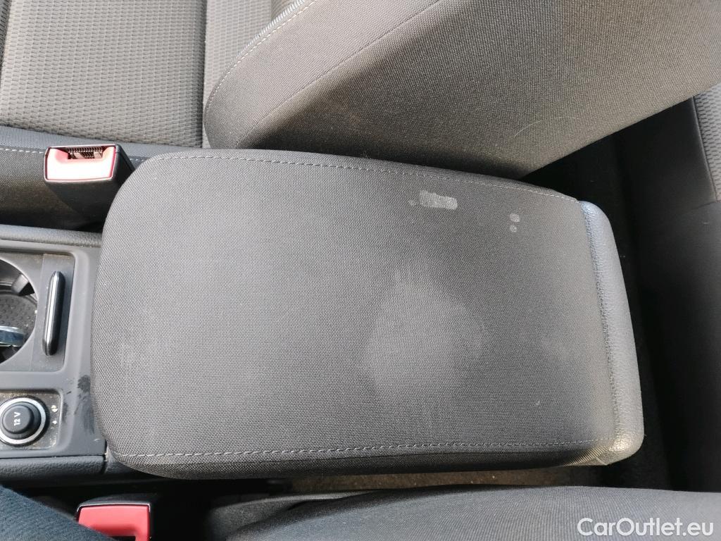  Volkswagen  Golf  VOLKSWAGEN / 2016 / 5P / berlina con portón ePower 110 kW (136CV) (AC) #13